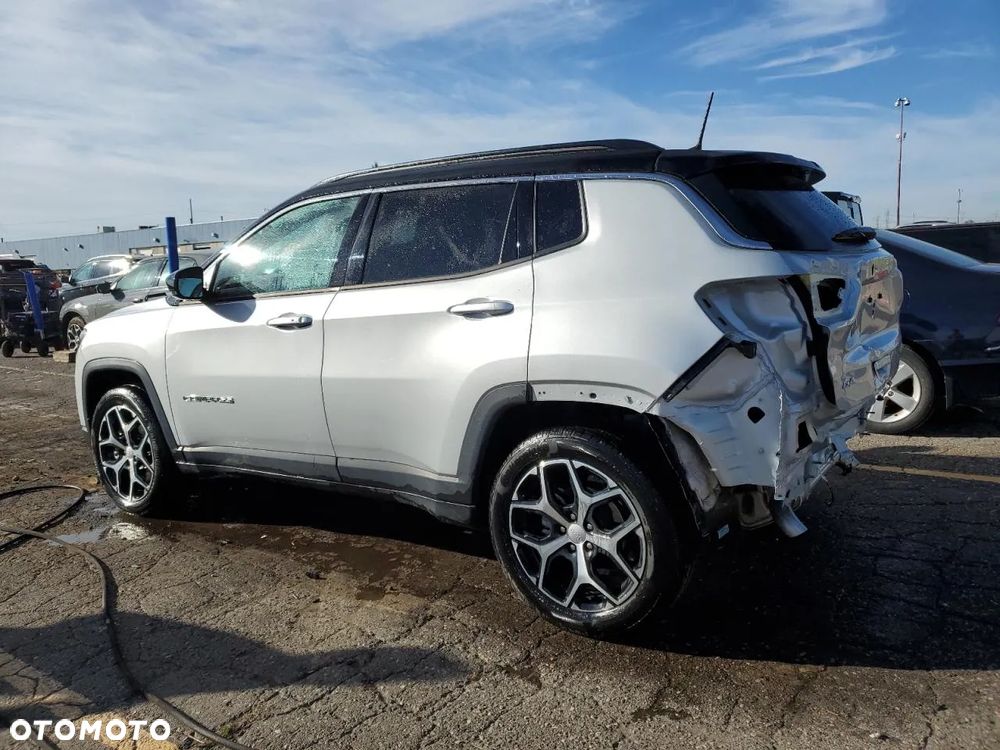 Jeep Compass - 4