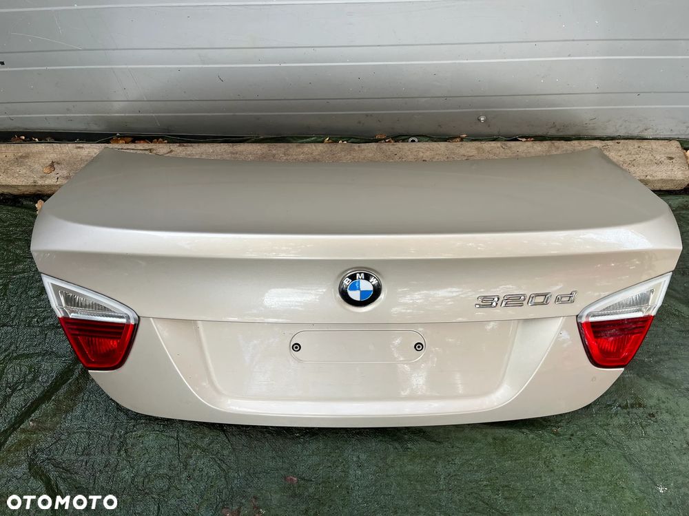 KLAPA BAGAŻNIKA BMW E90 BEŻOWY ZŁOTY A51 - 2