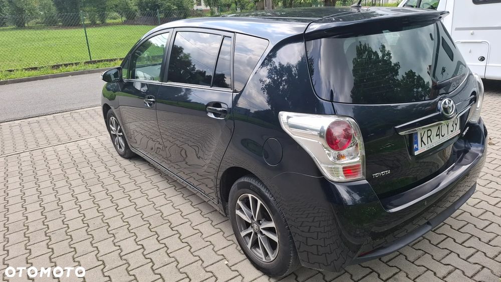 Toyota Verso 1.6 Premium - 4