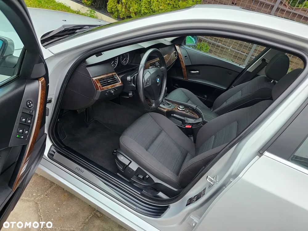 BMW Seria 5 520d Edition Fleet Sport - 14