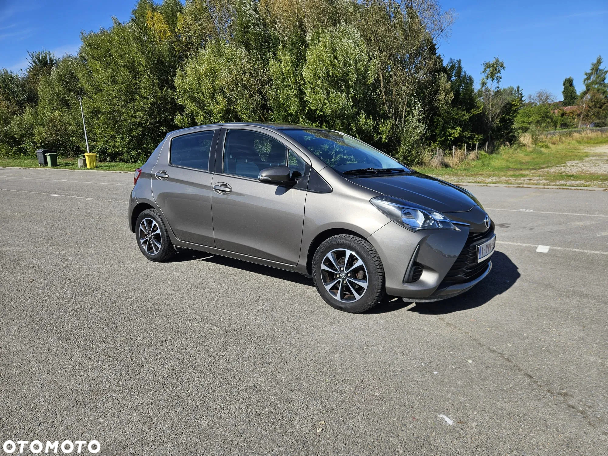 Toyota Yaris 1.5 Premium - 9