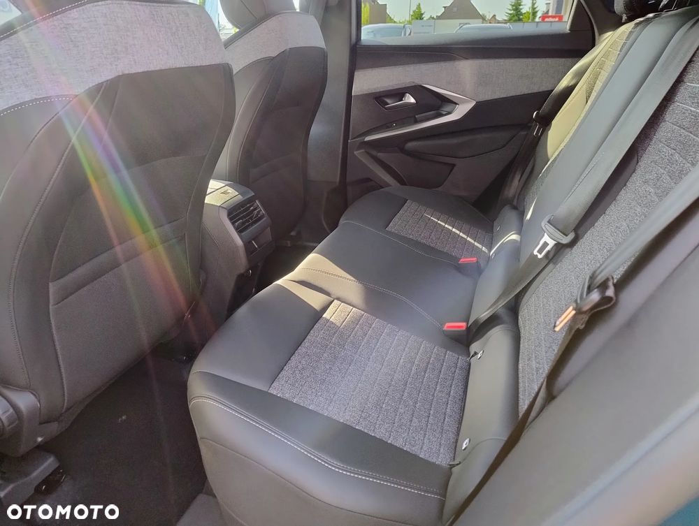Peugeot 3008 1.2 PureTech mHEV Allure e-DCS6 - 21