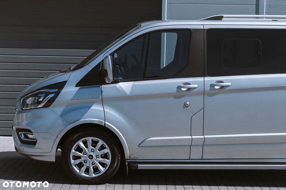 Ford Tourneo Custom - 21