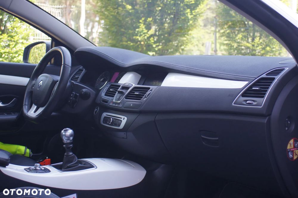 Renault Laguna dCi 110 FAP Bose Edition - 30