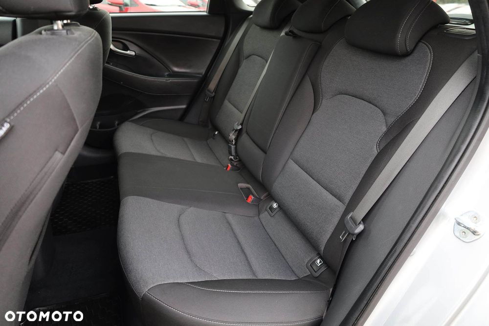 Hyundai i30 1.5 DPI Smart - 33