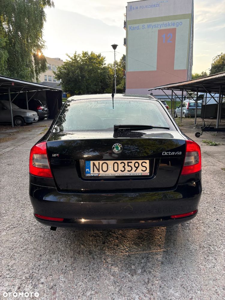 Skoda Octavia 1.6 - 10