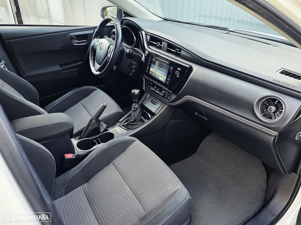 Toyota Auris 1.4 D-4D Comfort+Pack Techno - 20