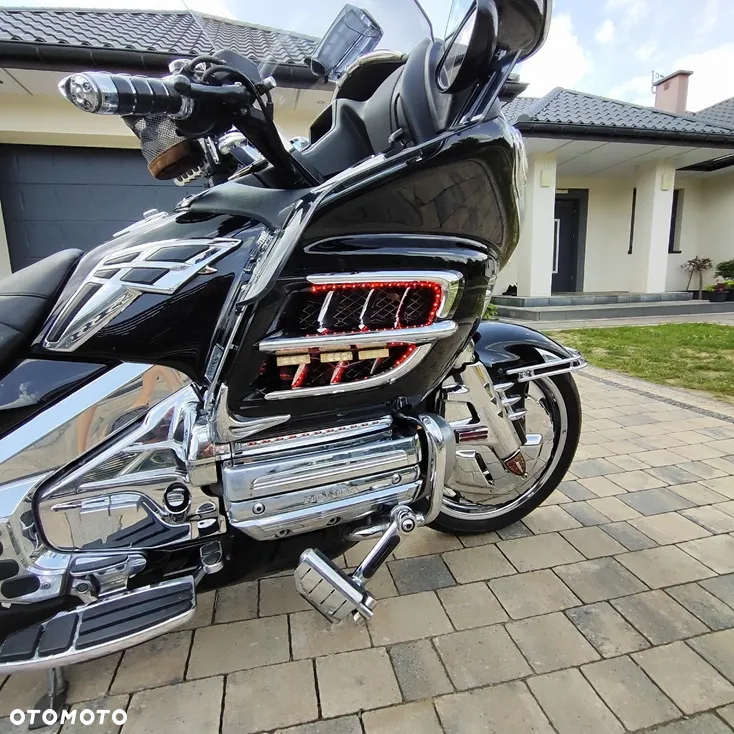 Honda GL - 24