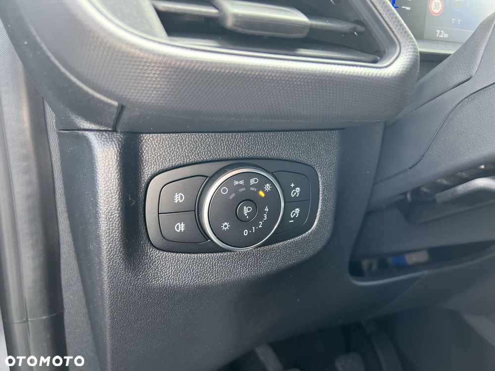 Ford Transit Courier - 22
