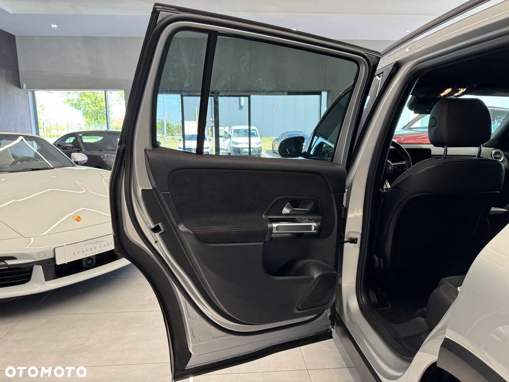 Mercedes-Benz GLB 200 AMG Line 7G-DCT - 25