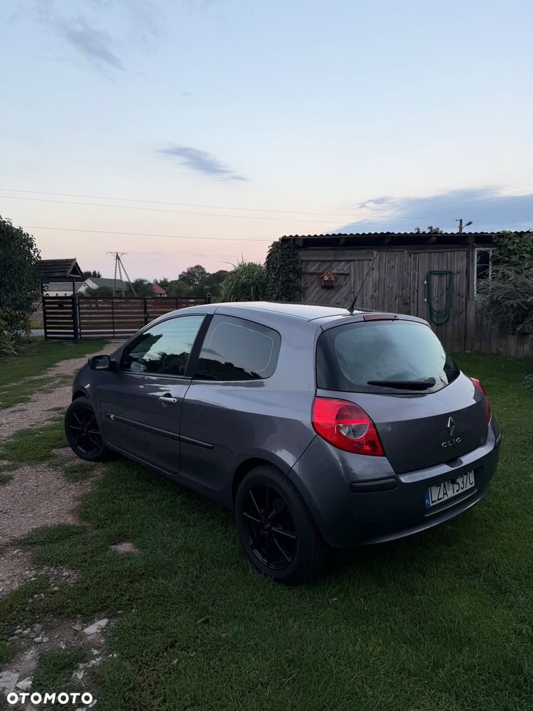 Renault Clio - 3