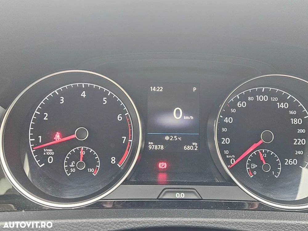 Volkswagen Golf - 10