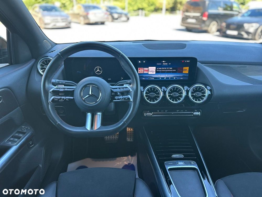 Mercedes-Benz GLA 200 AMG Line - 10
