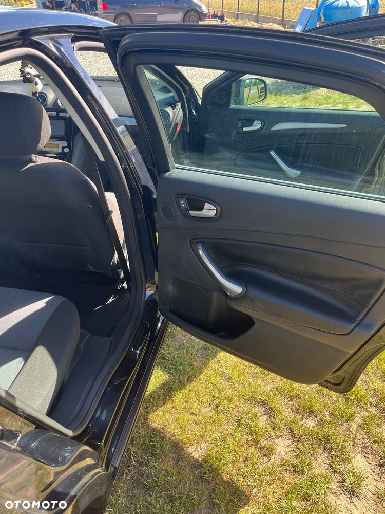 Ford Mondeo 1.8 TDCi Ambiente - 17