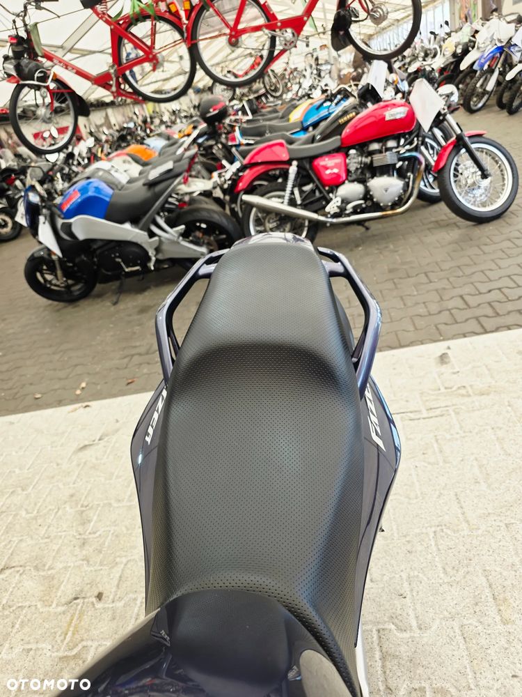 Yamaha FZ - 29