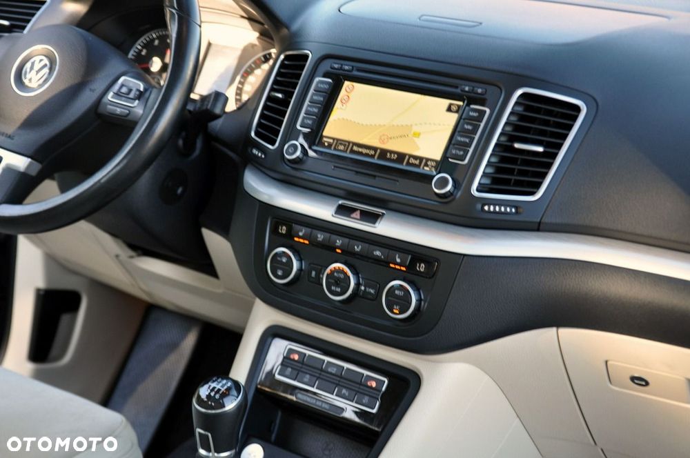 Volkswagen Sharan - 27