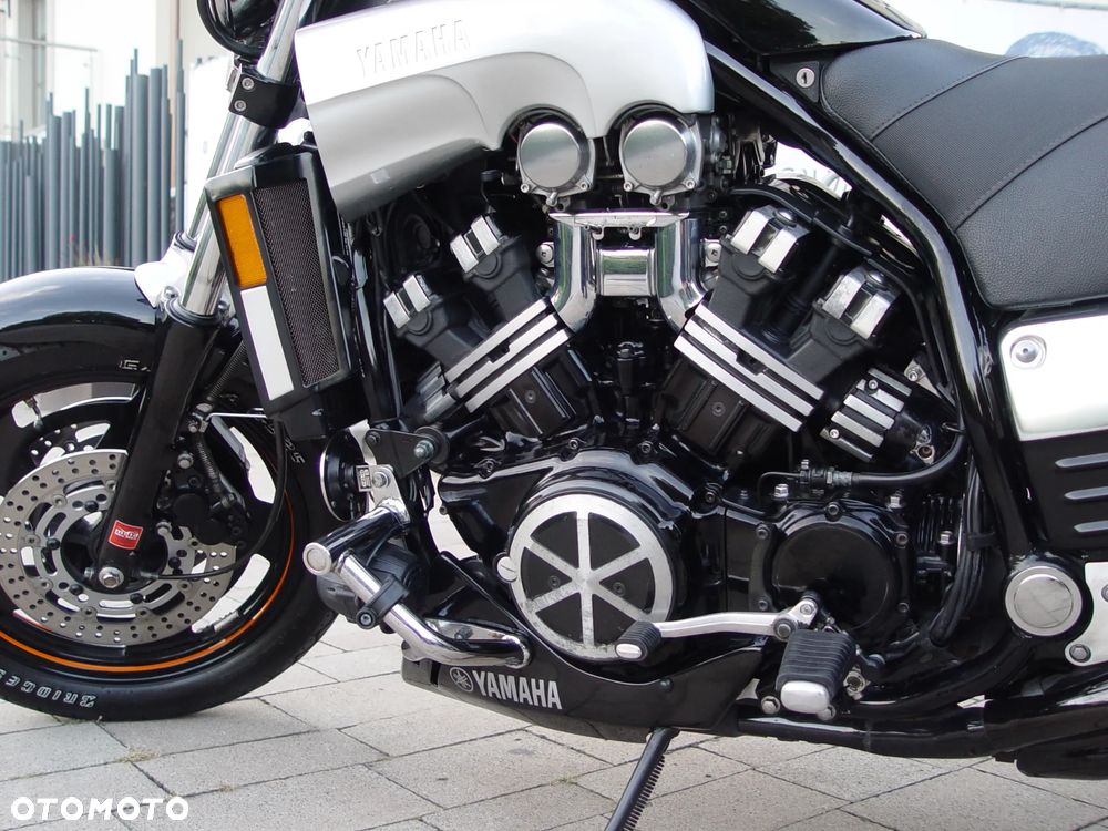 Yamaha V-MAX - 4