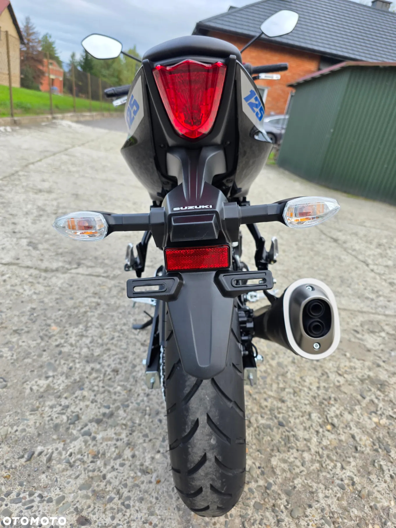 Suzuki GSX - 8