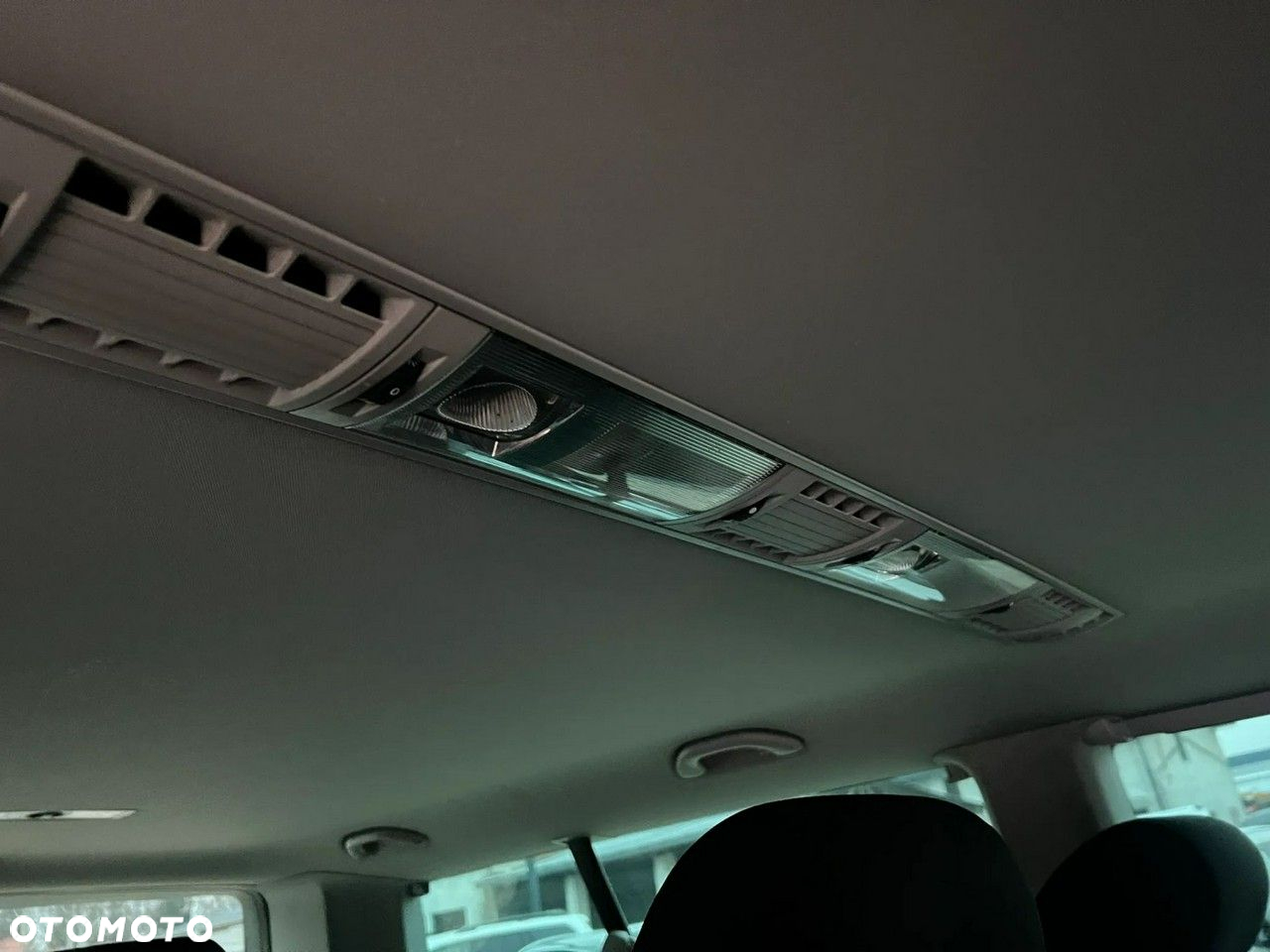 Volkswagen Caravelle 2.0 TDI L2 Highline DSG - 4