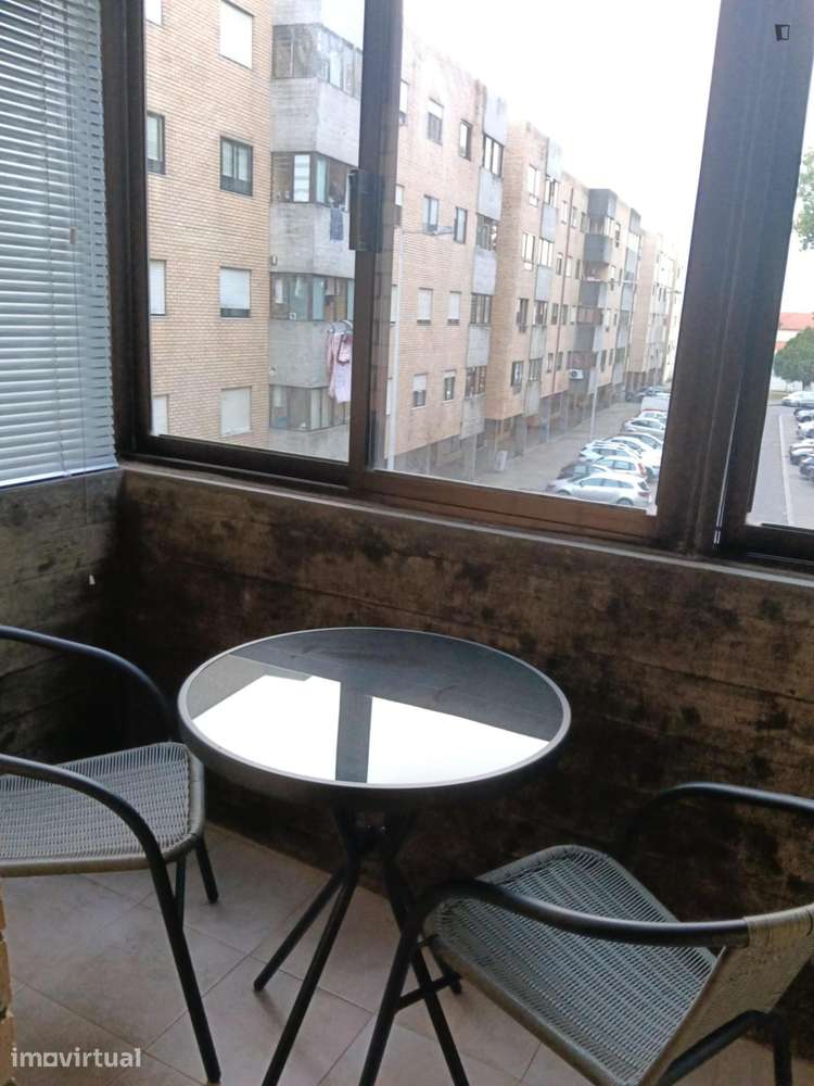 Quarto - localizado em Senhora da Hora Porto - Grande imagem: 3/7