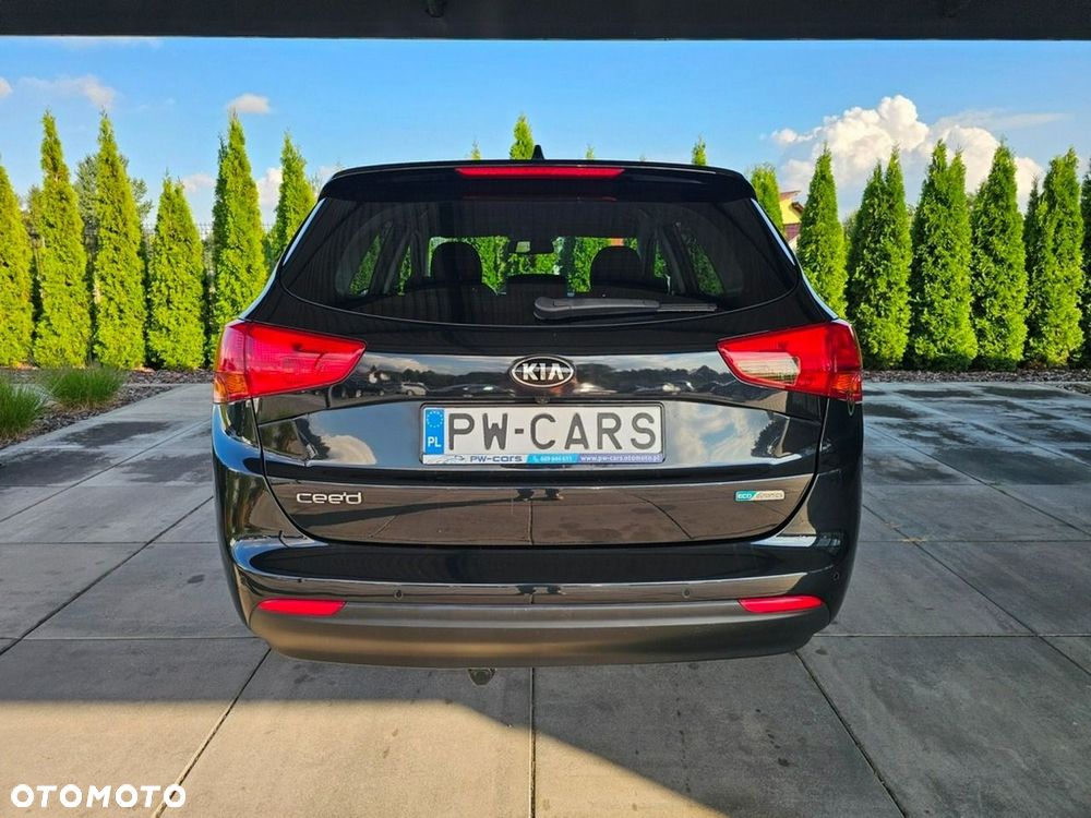 Kia Ceed - 8