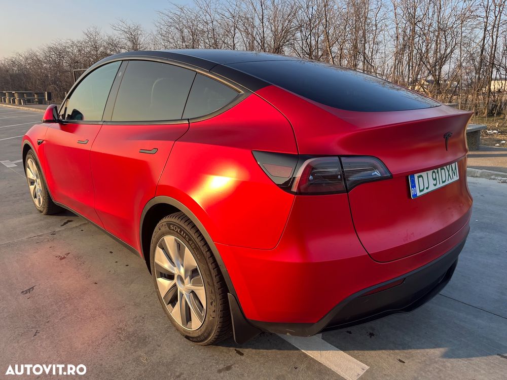 Tesla Model Y - 6