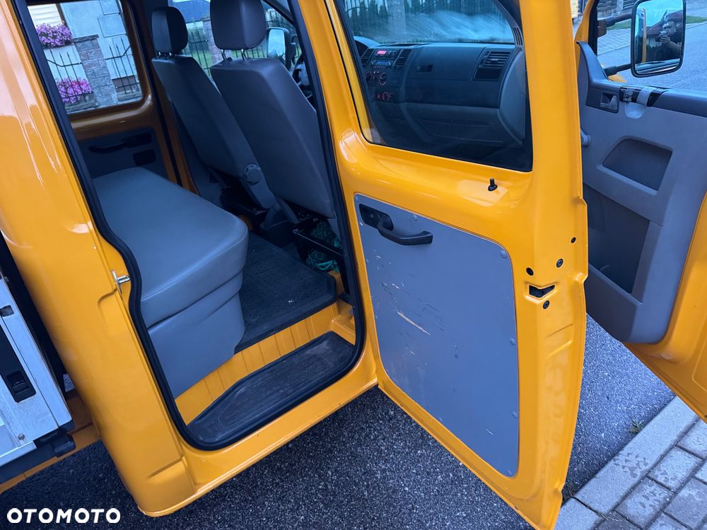 Volkswagen Transporter - 28
