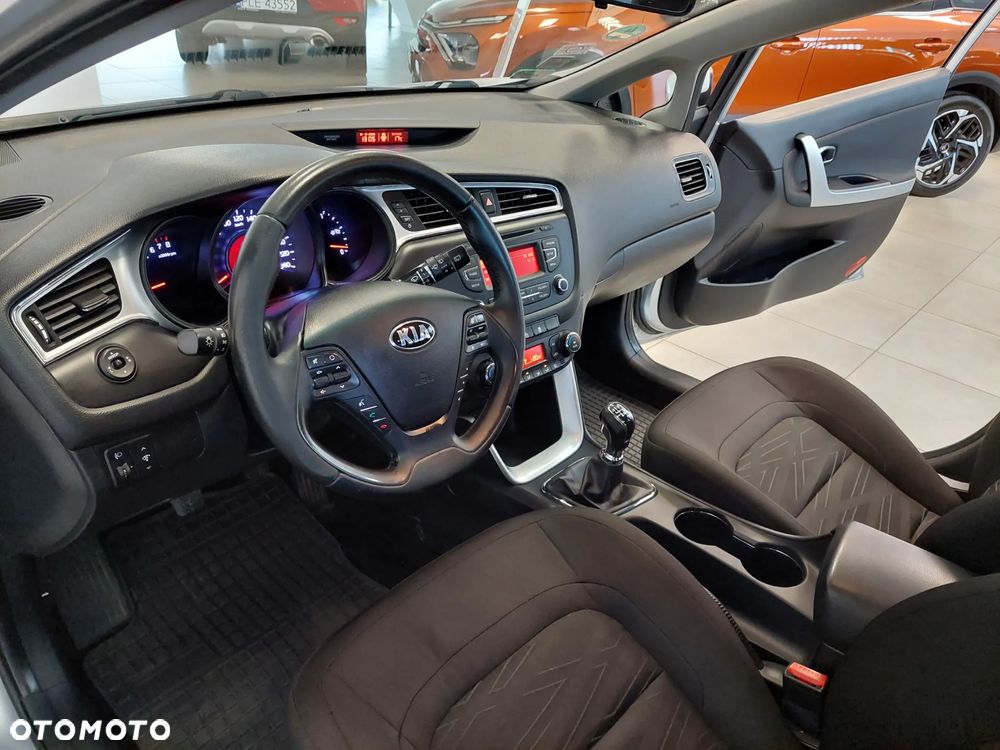 Kia Ceed 1.6 GDI M - 19