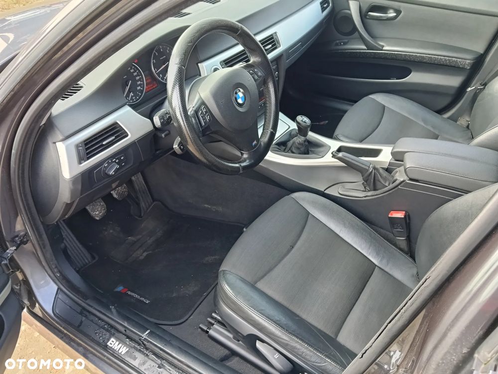 BMW Seria 3 320i - 17