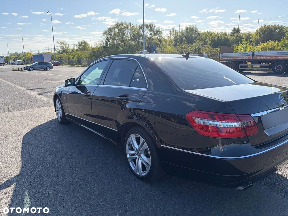 Mercedes-Benz Klasa E 350 CDI DPF 4Matic BlueEFFICIENCY 7G-TRONIC Avantgarde - 7
