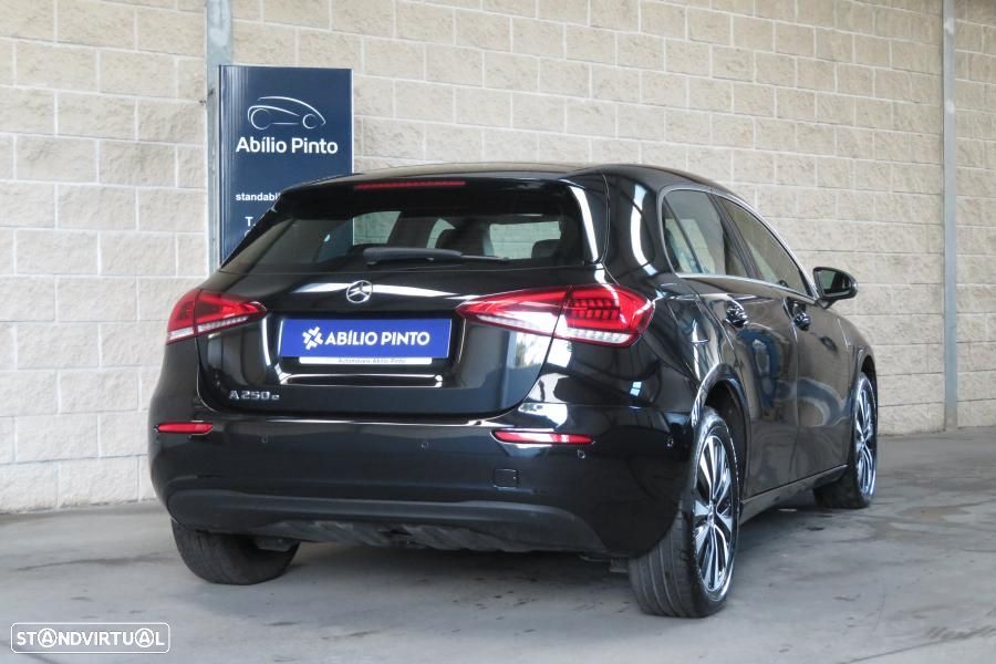 Mercedes-Benz A 250 e Style Plus - 35