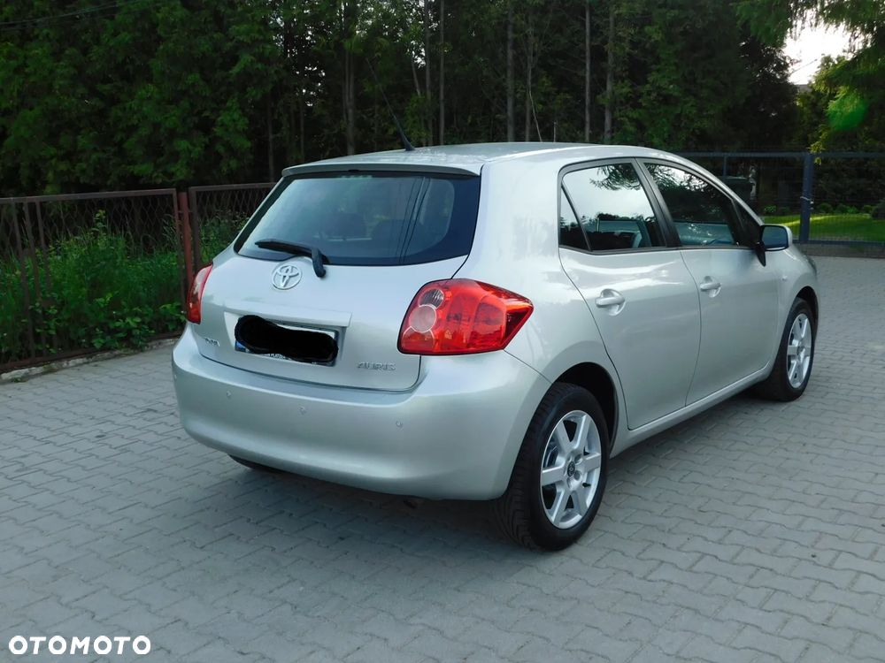 Toyota Auris 1.6 VVT-i Executive - 8