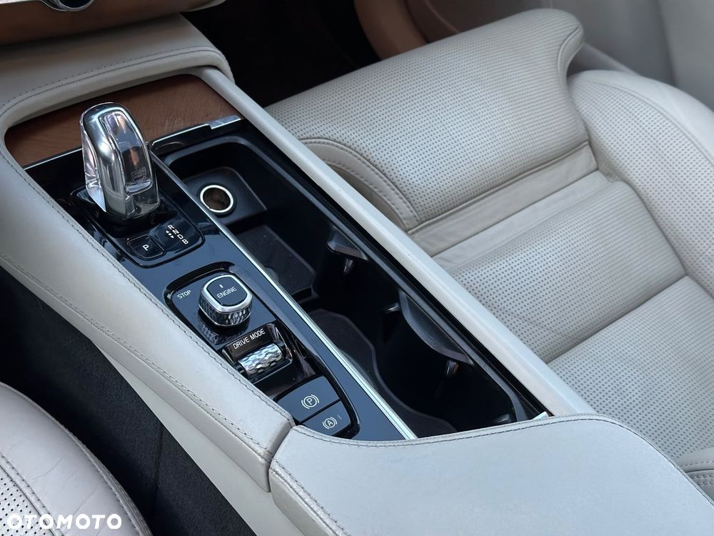 Volvo XC 90 T8 AWD Plug-In Hybrid Inscription 7os - 23