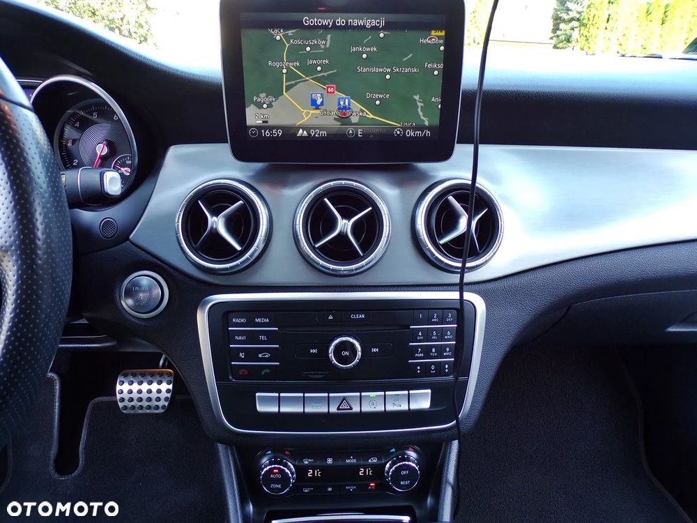 Mercedes-Benz CLA 250 4-Matic AMG Line - 26