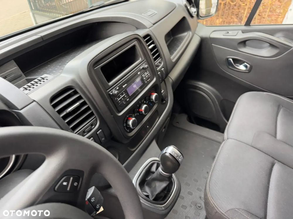Renault Trafic - 12