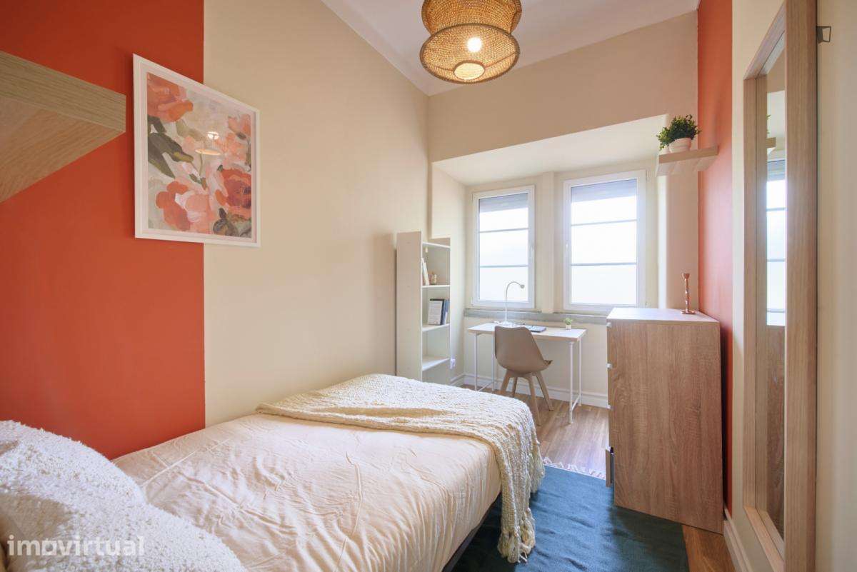 Quarto - localizado em Marquês de Pombal Lisbon - Grande imagem: 2/44