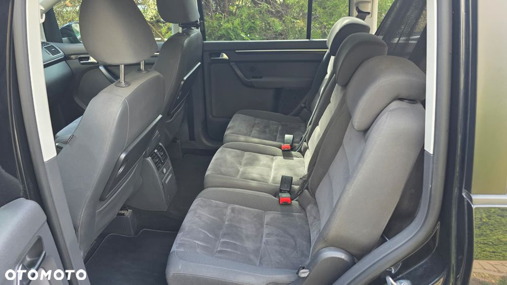 Volkswagen Touran 1.6 TDI DPF Highline DSG - 17