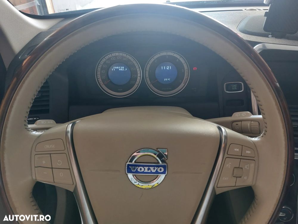 Volvo XC 60 D5 AWD Start-Stop Summum - 2