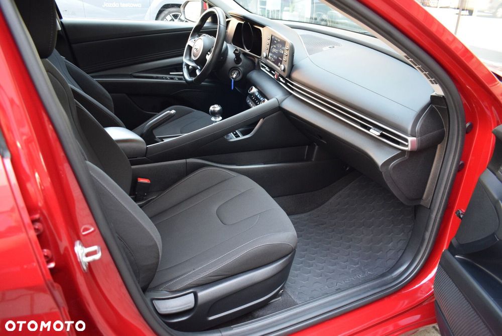 Hyundai Elantra 1.6 Smart - 13