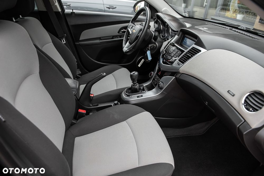 Chevrolet Cruze - 29