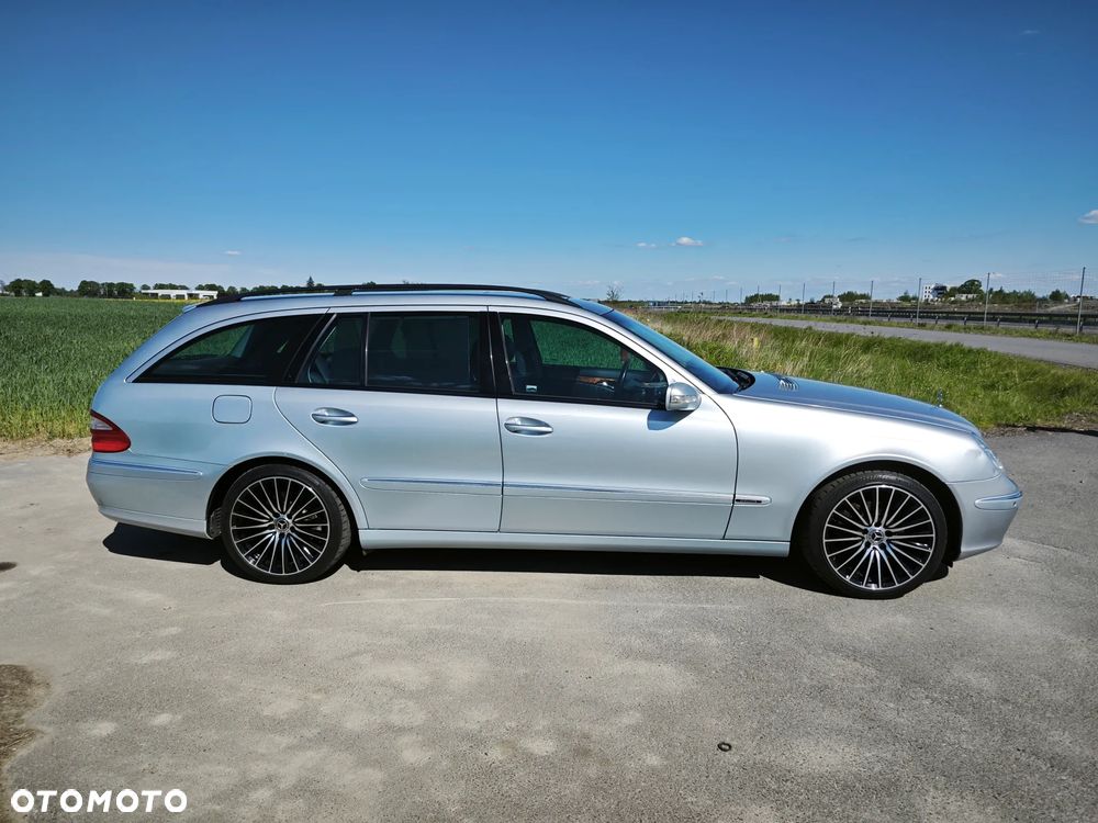 Mercedes-Benz Klasa E 320 T 4-Matic Elegance - 4
