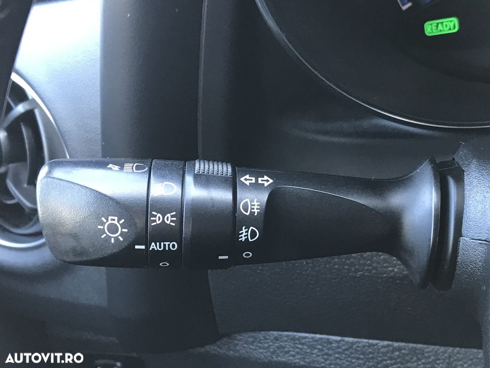 Toyota Auris 1.8 L VVT-i Sol+ - 21