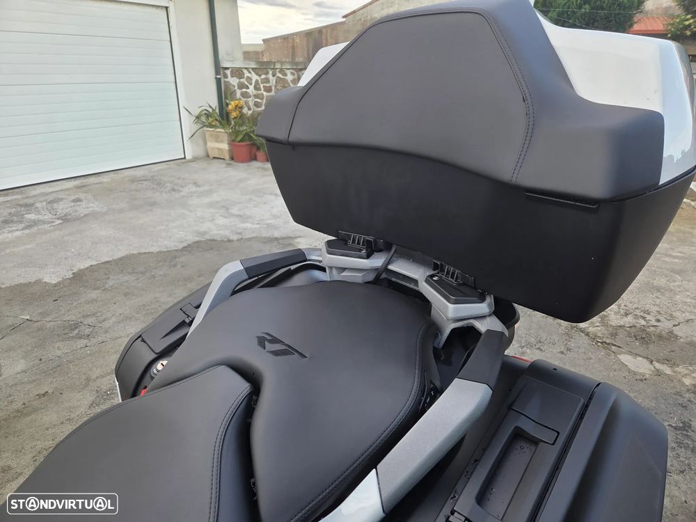 BMW R 1300 RT r - 12