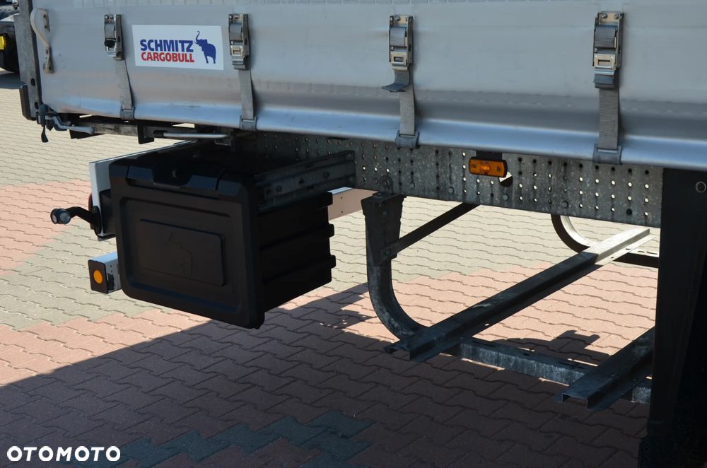 Schmitz Cargobull 2023 / OŚ PODNOSZONA / KOSZ PALETOWY / OCYNK / CODE XL / Z NIEMIEC / 3300 - 6