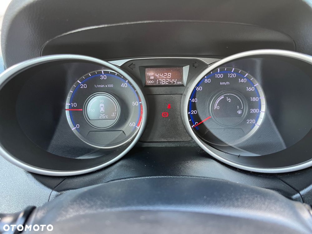 Hyundai ix35 1.7 CRDi 2WD Fifa World Cup Edition - 28