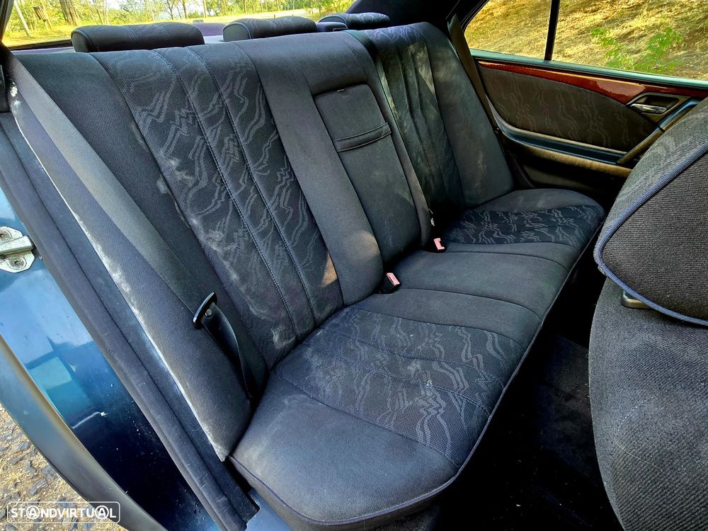 Mercedes-Benz E 220 D Elegance - 9