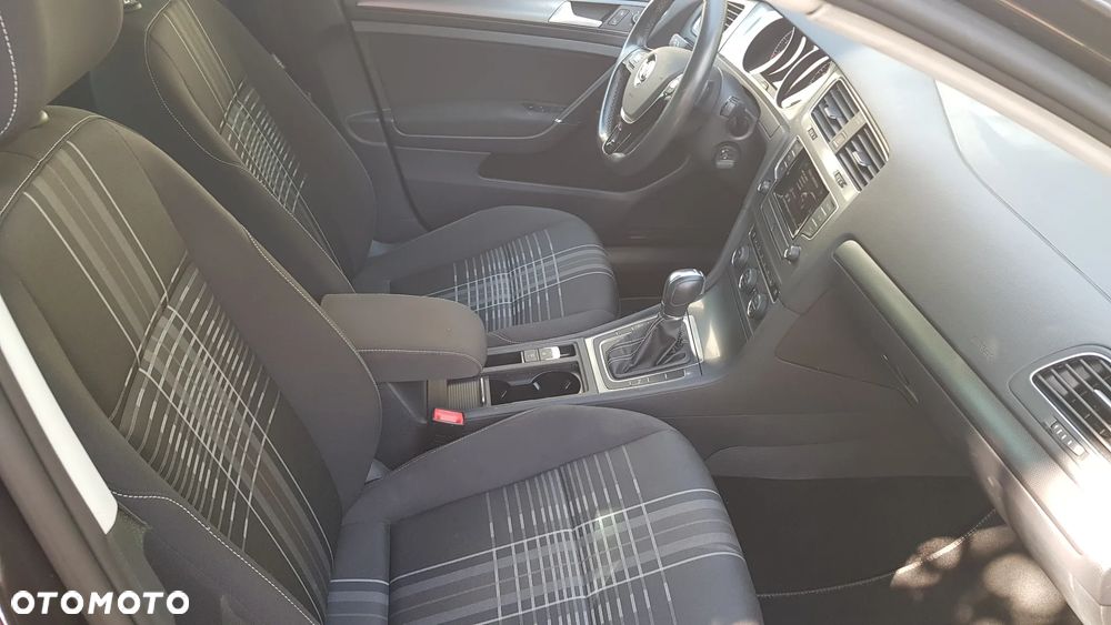 Volkswagen Golf - 15