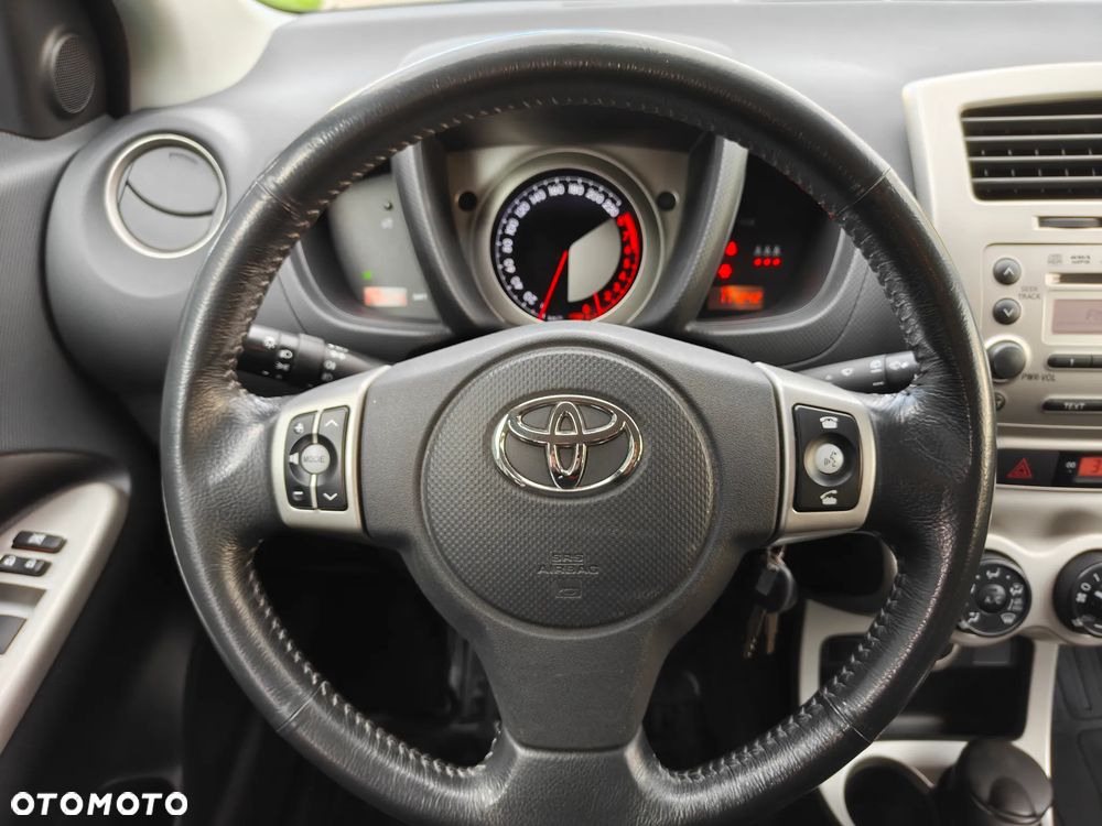 Toyota Urban Cruiser - 27