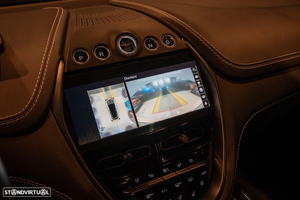 Aston Martin DBX - 25