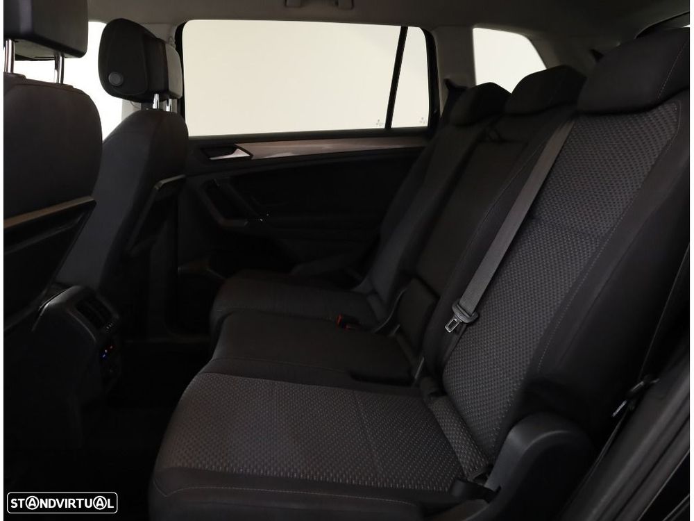 VW Tiguan Allspace 2.0 TDI Confortline DSG - 25